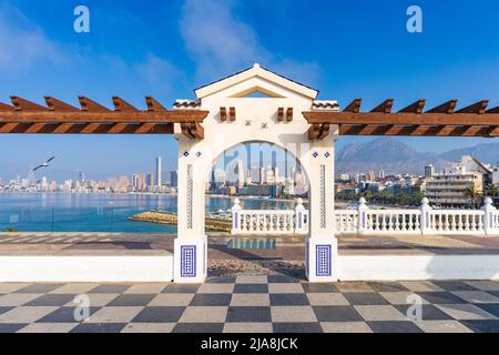 Der Balcon del Mediterraneo in der Touristenstadt Benidorm in Alicante, Spanien. Stockfoto