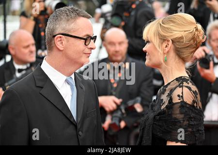 Nicolas Winding Refn, Liv Corfixen bei der Abschlussfeier der Filmfestspiele von Cannes 75. in Cannes, Frankreich, am 28. Mai 2022. Foto von Julien Reynaud/APS-Medias/ABACAPRESSS.COM Stockfoto