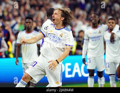 Luka Modric von Real Madrid feiert nach dem UEFA Champions League-Finale im Stade de France, Paris. Bilddatum: Samstag, 28. Mai 2022. Stockfoto
