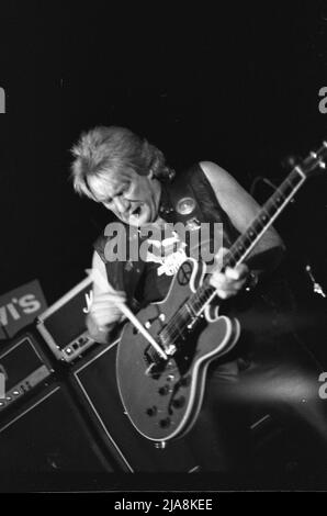 Alvin Lee (geboren Graham Anthony Barnes; 19. Dezember 1944 C 6. März 2013) war ein englischer Sänger und Gitarrist, am besten bekannt als der Leadsänger und Leadgitarrist der Blues-Rock-Band Ten Years After,Foto Kazimierz Jurewicz Stockfoto