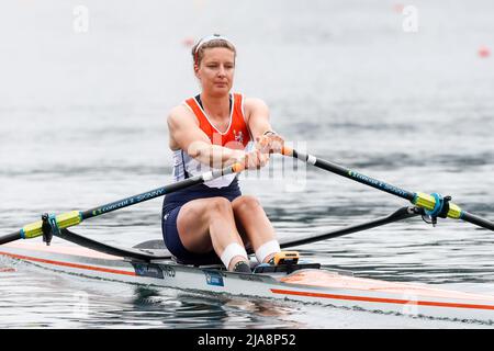 BELGRAD, SERBIEN - 28. MAI: Karien Robbers of the Netherlands nimmt am 28. Mai 2022 am Sava-See in Belgrad, Serbien, am Finale C der Frauen-Einzelskullesfahrt während des World Rowing Cup Teil (Foto: Nikola Krstic/Orange Picles) Stockfoto