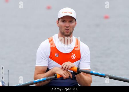 BELGRAD, SERBIEN - 28. MAI: Der Niederländer Melvin Twellaar nimmt am Halbfinale Der Männer-Einzelskulls A/B 1 während des Ruder-Weltcups am Sava-See am 28. Mai 2022 in Belgrad, Serbien, Teil (Foto: Nikola Krstic/Orange Picles) Stockfoto