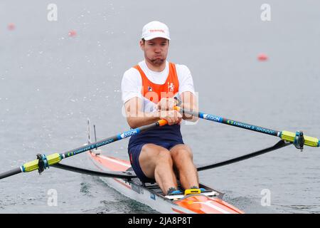 BELGRAD, SERBIEN - 28. MAI: Der Niederländer Melvin Twellaar nimmt am Halbfinale Der Männer-Einzelskulls A/B 1 während des Ruder-Weltcups am Sava-See am 28. Mai 2022 in Belgrad, Serbien, Teil (Foto: Nikola Krstic/Orange Picles) Stockfoto