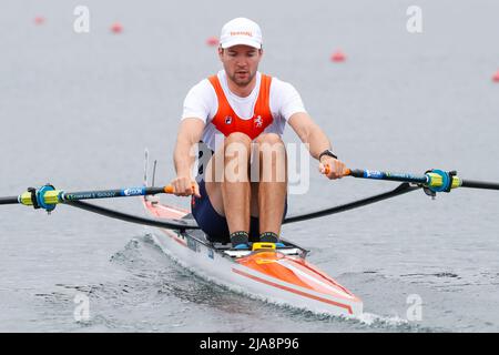 BELGRAD, SERBIEN - 28. MAI: Der Niederländer Melvin Twellaar nimmt am Halbfinale Der Männer-Einzelskulls A/B 1 während des Ruder-Weltcups am Sava-See am 28. Mai 2022 in Belgrad, Serbien, Teil (Foto: Nikola Krstic/Orange Picles) Stockfoto