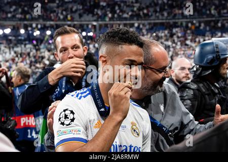 Paris, Frankreich - 28. Mai: Mariano Diaz von Real Madrid CF feiert mit seinen Teamkollegen nach dem Gewinn des UEFA Champions League-Finalmatches zwischen dem FC Liverpool und Real Madrid am 28. Mai 2022 im Stade de France in Paris, Frankreich. (Foto von Richard Callis/Eurasia Sport Images) Quelle: Marcio Rodrigo Ferreira Machado/Alamy Live News Stockfoto