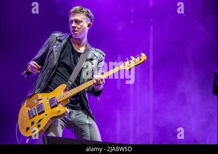 Warrington, Großbritannien. 28. Mai 2022. Liam Fray, Michael Campbell, Daniel 'Conan' Moores und Mark Cuppello von der Band The Courteeners Headline beim Warrington NBHD Weekend Festival 2022 Credit: Gary Mather/Alamy Live News Stockfoto