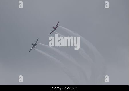 Nairobi, Kenia. 28.. Mai 2022. Ein Kunstflugteam tritt am 28. Mai 2022 beim Museum Air Show Festival in Nairobi, Kenia, auf. Kredit: Long Lei/Xinhua/Alamy Live Nachrichten Stockfoto