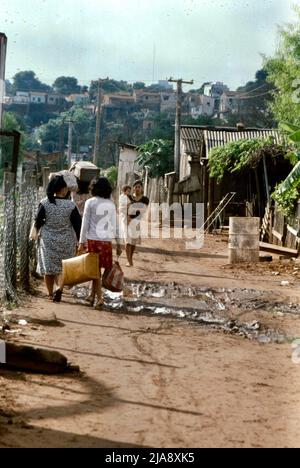 Slums in Asuncion, Paraguay im Jahr 1980 Stockfoto