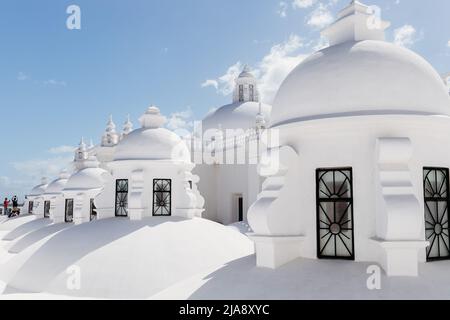 Die wunderschöne, weiße Dachterrasse Catedral de la Asunción de María León Nicaragua (Kathedrale unserer Lieben Frau von Grace) Ist Ein UNESCO-Weltkulturerbe Stockfoto