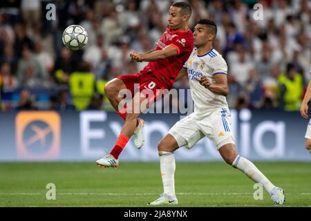 Saint Denis, Frankreich. 29.. Mai 2022. Thiago Alcantara aus Liverpool und Casemiro aus Real in Aktion während des UEFA Champions League Finales zwischen dem FC Liverpool und dem FC Real Madrid am 28. Mai 2022 im Stade de France in Saint-Denis, Frankreich (Foto von Andrew SURMA/ Quelle: SIPA USA/Alamy Live News Stockfoto