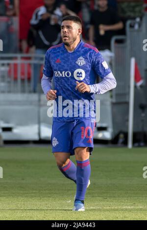 Toronto, Ontario, Kanada. 28.. Mai 2022. Alejandro Pozuelo (10) in Aktion während des MLS-Spiels zwischen dem FC Toronto und dem FC Chicago Fire. Das Spiel endete 3-2 für den FC Toronto. (Bild: © Angel Marchini/ZUMA Press Wire) Stockfoto
