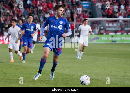 Toronto, Ontario, Kanada. 28.. Mai 2022. Luca Petrasso (38) in Aktion während des MLS-Spiels zwischen dem FC Toronto und dem FC Chicago Fire. Das Spiel endete 3-2 für den FC Toronto. (Bild: © Angel Marchini/ZUMA Press Wire) Stockfoto