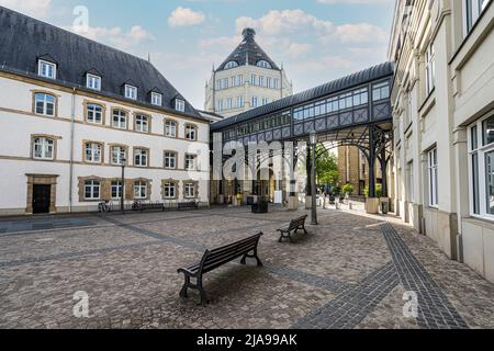 Stadt Luxemburg, Mai 2022. Panoramablick auf die Justizstadt Luxemburg im Stadtzentrum Stockfoto