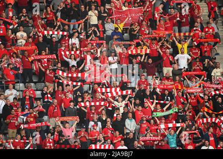 Saint Denis, Frankreich. 28.. Mai 2022. Liverpool-Fans beim UEFA Champions League-Finale zwischen dem FC Liverpool und Real Madrid am 28. Mai 2022 im Stade de France in Saint-Denis, nördlich von Paris, Frankreich. Foto von Christian Liewig/ABACAPRESS.COM Quelle: Abaca Press/Alamy Live News Stockfoto