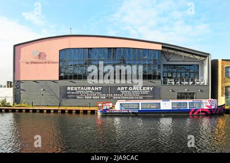 H. Forman & Son Waterside River Lea Restaurant Business & Art Gallery Riverside Räumlichkeiten am gleichen Lee Navigation Canal Hackney Wick East London Großbritannien Stockfoto