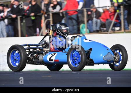 Winton, Australien. 29. Mai 2022. Steve Denners 1951 Cooper Mark5 T16 lädt während der Coad Memorial Trophy das Startende direkt bei Historic Winton hoch. Das historische Winton ist Australiens größtes und populärstes allhistorisches Autorennen-Treffen. Quelle: Karl Phillipson/Optikal/Alamy Live News Stockfoto