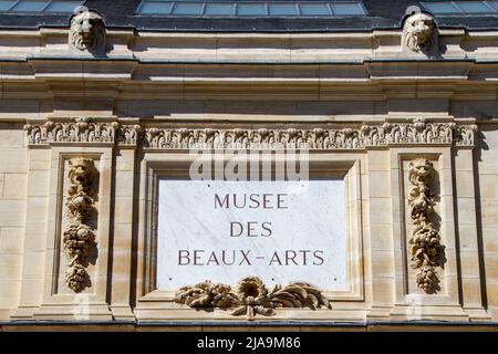 Dijon, Frankreich, 15. April 2022. Fassade des Museums der Schönen Künste. Das Museum der Schönen Künste von Dijon ist eines der wichtigsten und eines der ältesten Museen Stockfoto