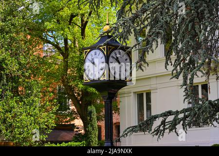 Alte Stadtuhr, lange Straße. Baden-Baden, Baden-Württemberg, Deutschland, Europa Stockfoto