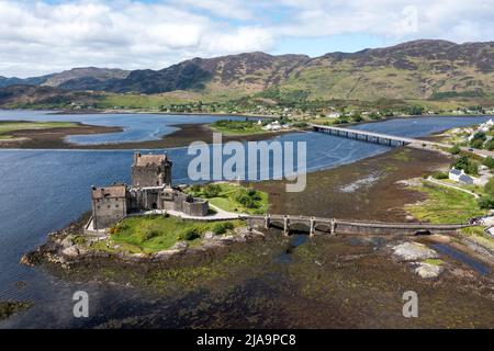 Luftaufnahme von Eilean Donan Castle, Highland, Schottland, Großbritannien Stockfoto