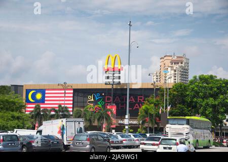 Melaka, Malaysia. 17. August 2017. McDonalds befindet sich an einem sonnigen Sommertag in der Stadt melaka malaysia. Stockfoto