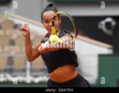 Paris, Frankreich. 29.. Mai 2022. Roland Garros Paris French Open 2022 Day 8 28052022 Leylah Fernandez (CAN) gewinnt vierte Runde Kredit: Roger Parker/Alamy Live News Stockfoto