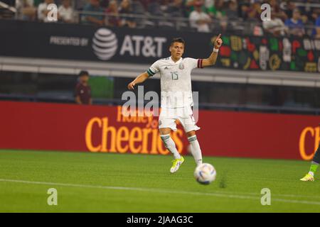 Arlington, Texas, USA. 28.. Mai 2022. 28.Mai 2022. Hector Herrera (15) aus Mexiko in einem Freundschaftsspiel FÃºtbol zwischen Mexiko und Nigeria im ATT Stadium in Arlington, Texas, USA. (Bild: © Ralph Lauer/ZUMA Press Wire) Stockfoto