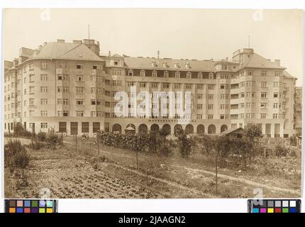 5., Siebenbrunnenfeldgasse 13-15 - Metzleinstaler Hof. Carl (Karl) Zapletal (1876-1941), Fotograf Stockfoto