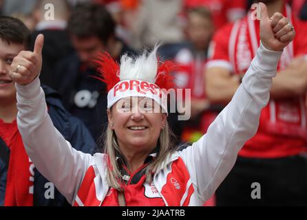 London, Großbritannien. 29.. Mai 2022. Ein Nottingham Forest Fan während des Sky Bet Championship Spiels im Wembley Stadium, London. Bildnachweis sollte lauten: Paul Terry/Sportimage Kredit: Sportimage/Alamy Live News Stockfoto