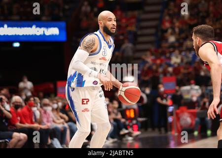 Mailand, Italien. 28.. Mai 2022. Italien, Mailand, Mai 28 2022: David Logan (Dinamo Sassari-Garde) dribbelt im 1.. Quartal während des Basketballspiels A/X Armani Exchange Milan gegen Dinamo Sassari, SF Playoff game1 LBA 2021-2022 beim Mediolanum Forum (Bildquelle: © Fabrizio Andrea Bertani/Pacific Press via ZUMA Press Wire) Stockfoto