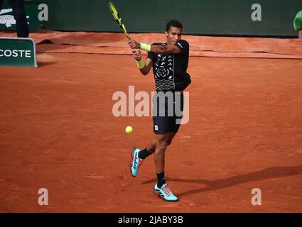 Paris, Frankreich. 29.. Mai 2022. PARIS, IF - 29.05.2022: ROLAND GARROS 2022 - Felix Auger-Aliassime (CAN) während des Roland Garros 2022 Turniers in Paris, Frankreich. (Foto: Andre Chaco/Fotoarena) Quelle: Foto Arena LTDA/Alamy Live News Stockfoto