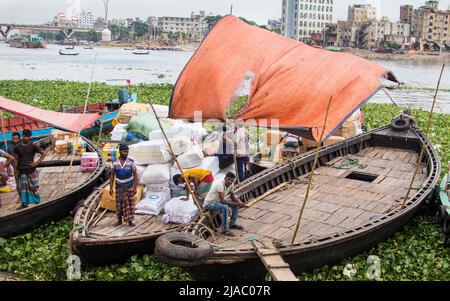 Dhaka, Bangladesch. 22.. Mai 2022. Täglicher Lebensstil vom Panghat, Burigongga Flussufer. (Bild: © MD. Noor Hossain/Pacific Press über ZUMA Press Wire) Stockfoto