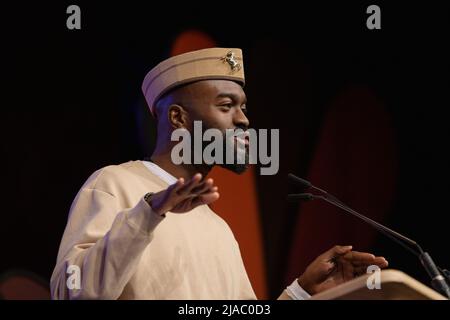 Hay-on-Wye, Wales, Großbritannien. 29.. Mai 2022. Inua Ellams, Theresa Lola, Monica Dolan, Stephen Fry, Simone Kirby, Lesley Sharp, Julian Clary und David Harewood beim Hay Festival 2022, Wales. Quelle: Sam Hardwick/Alamy. Stockfoto