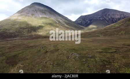 Luftaufnahme der Black Cullins auf der Isle of Skye, Schottland, Großbritannien Stockfoto