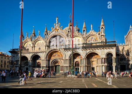 Markusplatz und Markusdom in Venedig, Italien Stockfoto