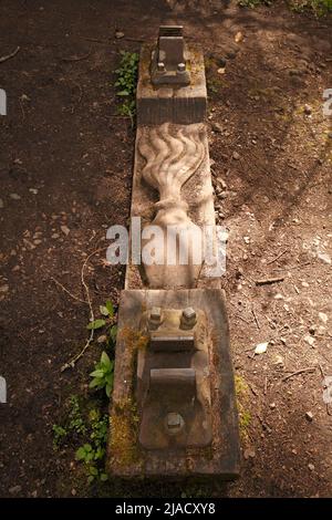 „Iron Road“ von Keir Smith im Forest of Dean Sculpture Trail Park Stockfoto