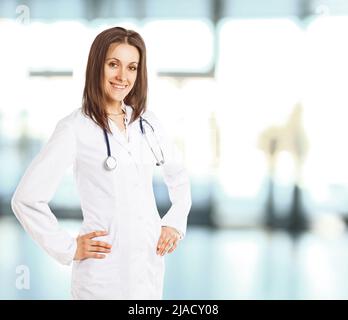 Porträt eines jungen medizinischen Arbeitnehmers mit positiven Einstellung Stockfoto