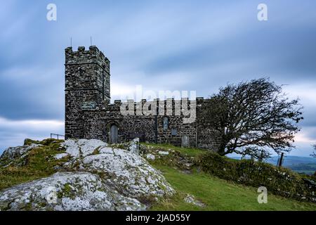 St. Michael's Church am Brent Tor, Dartmoor National Park, Devon, England, Großbritannien Stockfoto