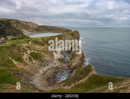 Treppenloch an der Jurassic Coast in der Nähe von Lulworth Cove, Dorset, England, Großbritannien Stockfoto