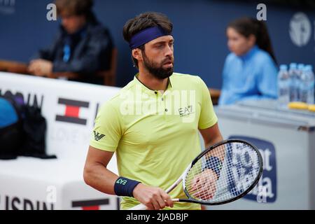 BARCELONA - APR 20: Nikoloz Basilashvili im Einsatz während des Barcelona Open Banc Sabadell Tennisturniers im Real Club De Tenis Barcelona am April Stockfoto