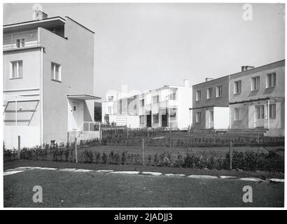 Werkbundsiedlung, Haus 46, 35-36, 33-34 (13., Woinovichgasse 7, Veitingerg. 103-117), Gartenseite. Martin Gerlach jun. (1879 – 1944), Fotograf, Jacques Groag (1892 – 1962), Architekt, Julius Jirasek (1896 – 1965), Architekt, Oswald Haerdtl (1899 – 1959), Architekt, Ernst Anton Plischke (1903 – 1992), Architekt, Josef Wenzel (1902 – 1964), Architekt Stockfoto