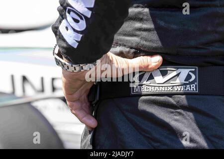 Indianapolis, Indiana, USA. 29.. Mai 2022. Crew-Mitglieder von AJFoyt Racing bereiten ihren Rennwagen The Indianapolis 500 in Indianapolis, Indiana, USA, vor. (Bild: © Walter G. Arce Sr./ZUMA Press Wire) Stockfoto
