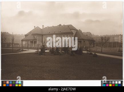 10., Waldmüllerpark 1 - städtischer Kindergarten - Blick aus dem Park. Carl (Karl) Zapletal (1876-1941), Fotograf Stockfoto