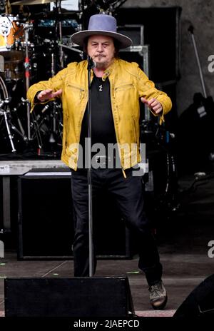 Berlin, Deutschland. 29.. Mai 2022. Der italienische Musiker Zucchero tritt an der Waldbühne auf. Kredit: Britta Pedersen/dpa/Alamy Live Nachrichten Stockfoto