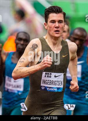 Eugene ODER USA. 28.. Mai 2022. Jakob Ingebrigtsen gewinnt die Bowerman Mile in 3:49,76 während des Nike Prefontaine Classic bei Hayward Field Eugene ODER Thurman James/CSM/Alamy Live News Stockfoto