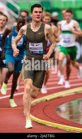 Eugene ODER USA. 28.. Mai 2022. Jakob Ingebrigtsen gewinnt die Bowerman Mile in 3:49,76 während des Nike Prefontaine Classic bei Hayward Field Eugene ODER Thurman James/CSM/Alamy Live News Stockfoto