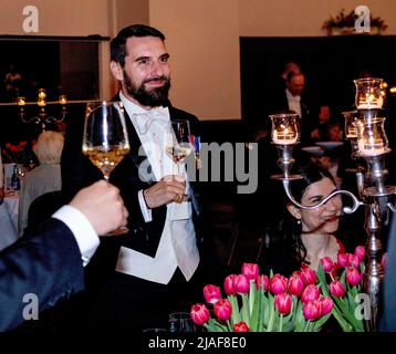 Amsterdam, Niederlande. 28.. Mai 2022. Prinz Nicolae von Rumänien beim Koepelkerk in Amsterdam, am 28. Mai 2022, um am Tulpenball 2022 teilzunehmen, findet eine Wohltätigkeitsauktion für die Werke der Stiftung Prinz Nicolae von Rumänien statt, Prinz Nicolae wird den Ball eröffnen Credit: Albert Nieboer/Netherlands OUT/Point de Vue OUT/dpa/Alamy Live News Stockfoto