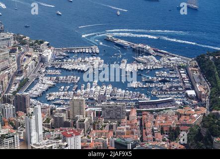 Ein Blick auf den Hafen vor dem Großen Preis von Monaco auf dem Circuit de Monaco, Monte Carlo. Bilddatum: Sonntag, 29. Mai 2022. Stockfoto