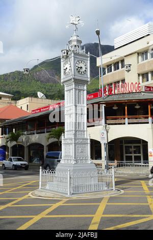 Uhrenturm in der Ecke der Albert Street Independence Avenue in der Hauptstadt Victoria, Seychellen, Mahe Stockfoto