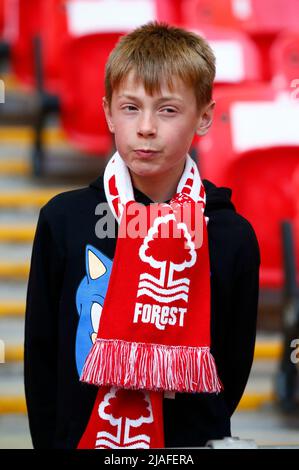 LONDON, ENGLAND - 29. MAI: Nottingham Forest Fansduring Championship Play -Off Finale zwischen Huddersfield Town und Nottingham Forest im Wembley Stadium Stockfoto