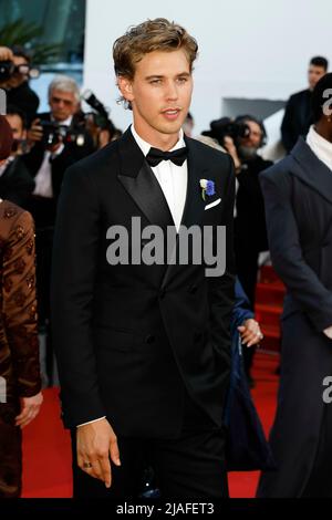 Austin Butler nimmt am 25. Mai 2022 an der Premiere von „Elvis“ während der jährlichen Filmfestspiele von Cannes 75. im Palais des Festivals in Cannes, Frankreich, Teil. Stockfoto